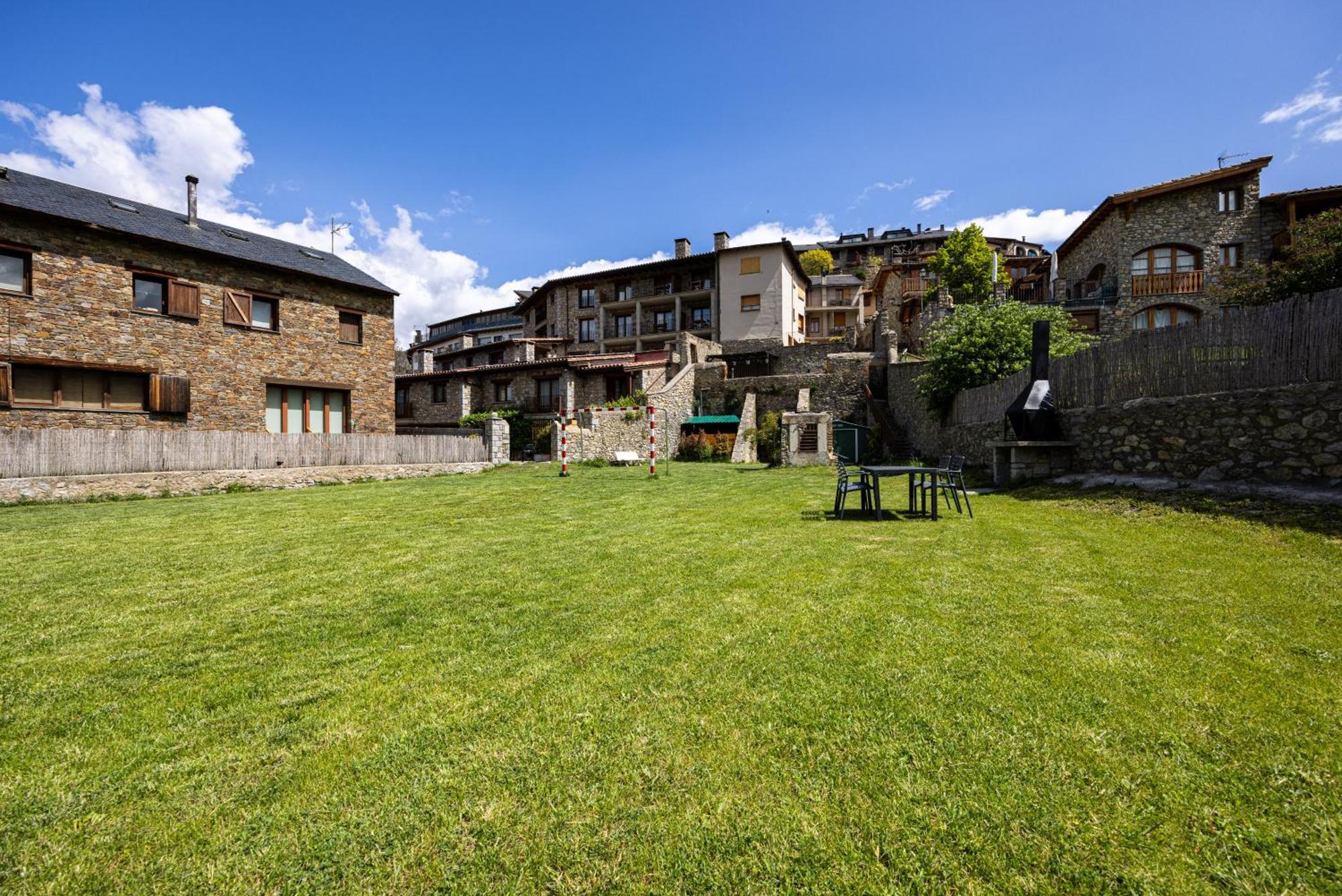 Aparthotel Bellver Bellver De Cerdanya Exterior foto